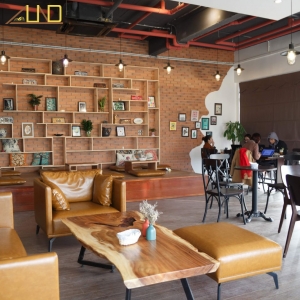 Sofa - kệ sách quán Cafe